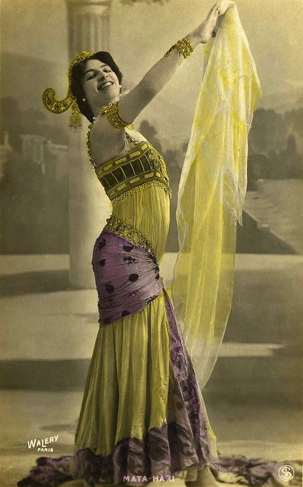 vintage-women-beauty-1900-1910-68__605