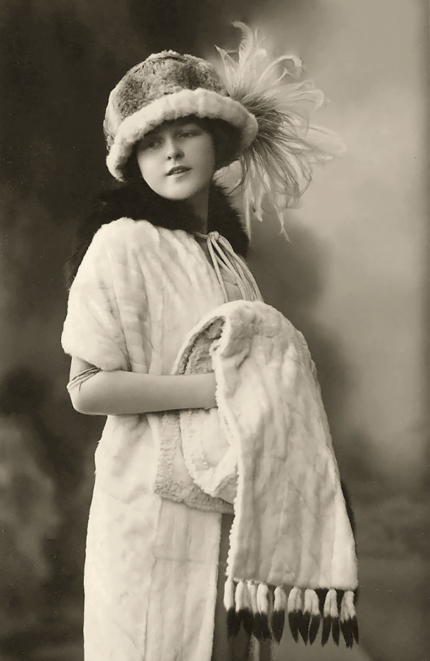 vintage-women-beauty-1900-1910-79__605