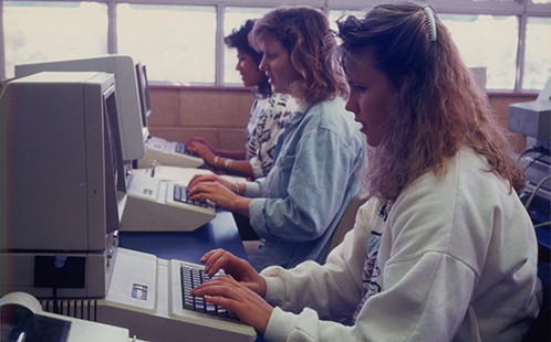 1990-UWS-Nepean-commerce-students