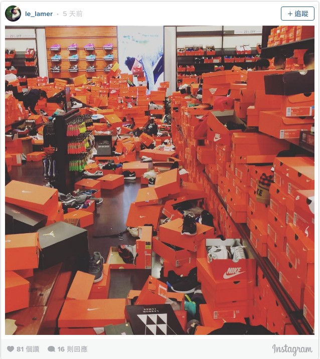 Nike鞋店經過一晚的黑色星期五瘋狂掃貨後，一片廢墟比地震還恐怖「奧客國外也很多」！