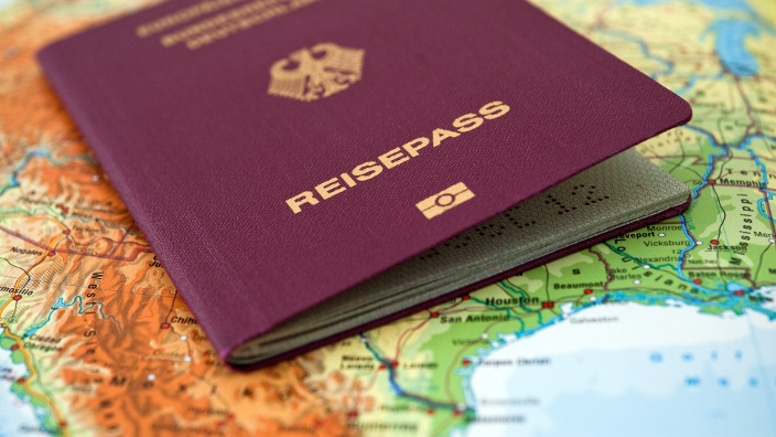 passport_and_map_visual_stage