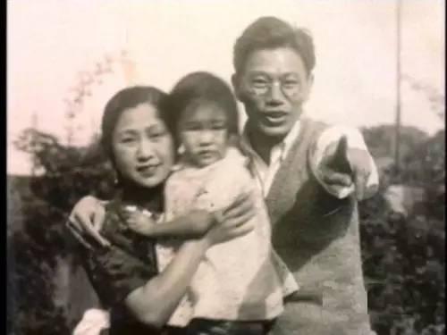 111歲的她兩度喪夫還罹患絕症,她依然「穿旗袍加高跟鞋」跑趴!長壽秘訣:「被上帝忘了」。% 照片 111歲的她兩度喪夫還罹患絕症,她依然「穿旗袍加高跟鞋」跑趴!長壽秘訣:「被上帝忘了」。