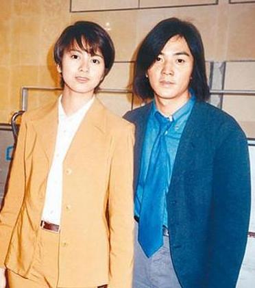 「香港第五天王」鄭伊健獲封「90年代男神」如今在哪?好友陳小春說出真相「因為沒出息」!% 照片 「香港第五天王」鄭伊健獲封「90年代男神」如今在哪?好友陳小春說出真相「因為沒出息」!