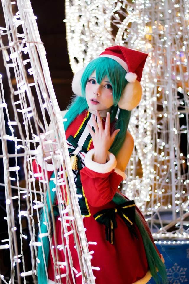 日本節目機場攔截「超萌俄羅斯版初音未來」,採訪經過「呆傻甜模樣」融化全日本,唱歌更是驚人!% 照片 日本節目機場攔截「超萌俄羅斯版初音未來」,採訪經過「呆傻甜模樣」融化全日本,唱歌更是驚人!