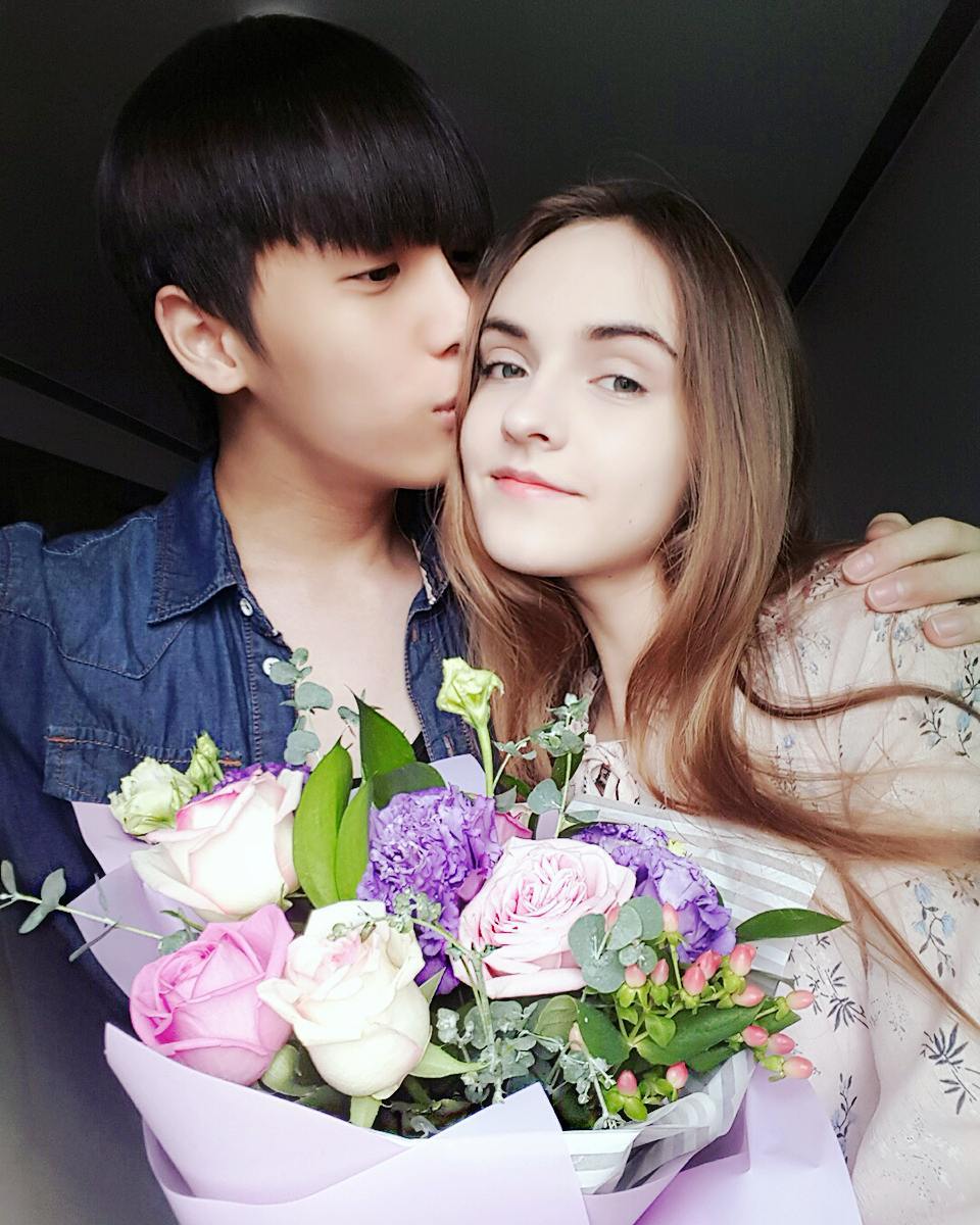 Мужчина и женщина корейский. Саша International couple. Кореец и русская девушка. Русско корейская пара.