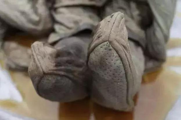 挖地基卻「挖到600年前的女人」!皮膚狀態根本剛下土 超狂防腐技巧考古學家全傻掉% 照片 挖地基卻「挖到600年前的女人」!皮膚狀態根本剛下土 超狂防腐技巧考古學家全傻掉