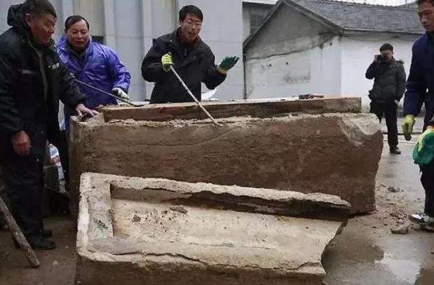 挖地基卻「挖到600年前的女人」!皮膚狀態根本剛下土 超狂防腐技巧考古學家全傻掉% 照片 挖地基卻「挖到600年前的女人」!皮膚狀態根本剛下土 超狂防腐技巧考古學家全傻掉