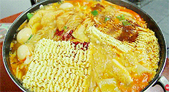 泡麵怎麼煮最好吃?網曝光「秒變御厨料理」的神級配料 加起司只是基本!% 照片 泡麵怎麼煮最好吃?網曝光「秒變御厨料理」的神級配料 加起司只是基本!