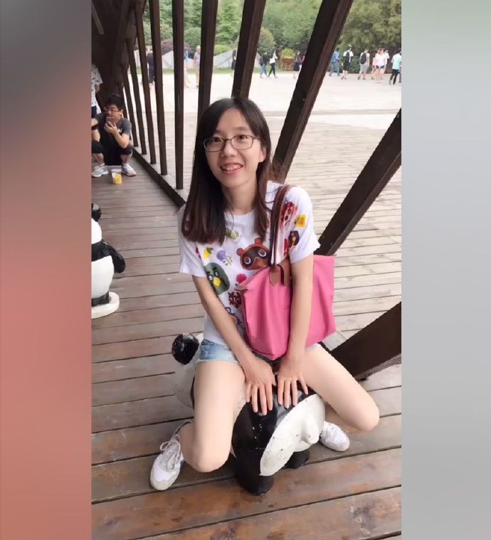 女大18變!當年的「醜小鴨同學」宣佈嫁人 婚紗照「女神級顏值」全班嚇呆:好後悔…% 照片 女大18變!當年的「醜小鴨同學」宣佈嫁人 婚紗照「女神級顏值」全班嚇呆:好後悔…