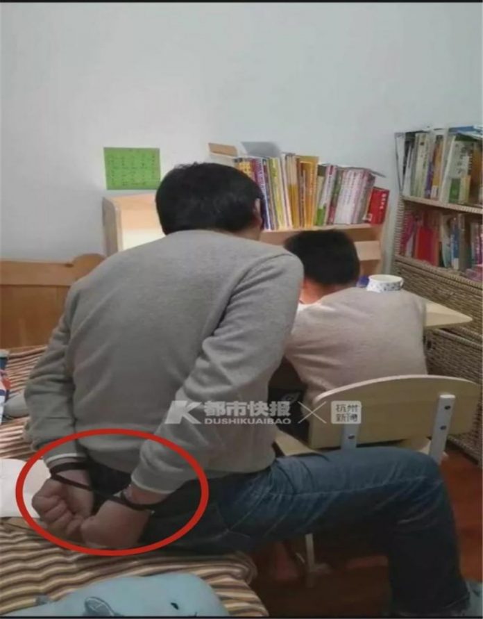 兒子腦袋不靈光虎爸怕「打過頭」 他「反綁自己雙手」:這樣就安全了% 照片 兒子腦袋不靈光虎爸怕「打過頭」 他「反綁自己雙手」:這樣就安全了
