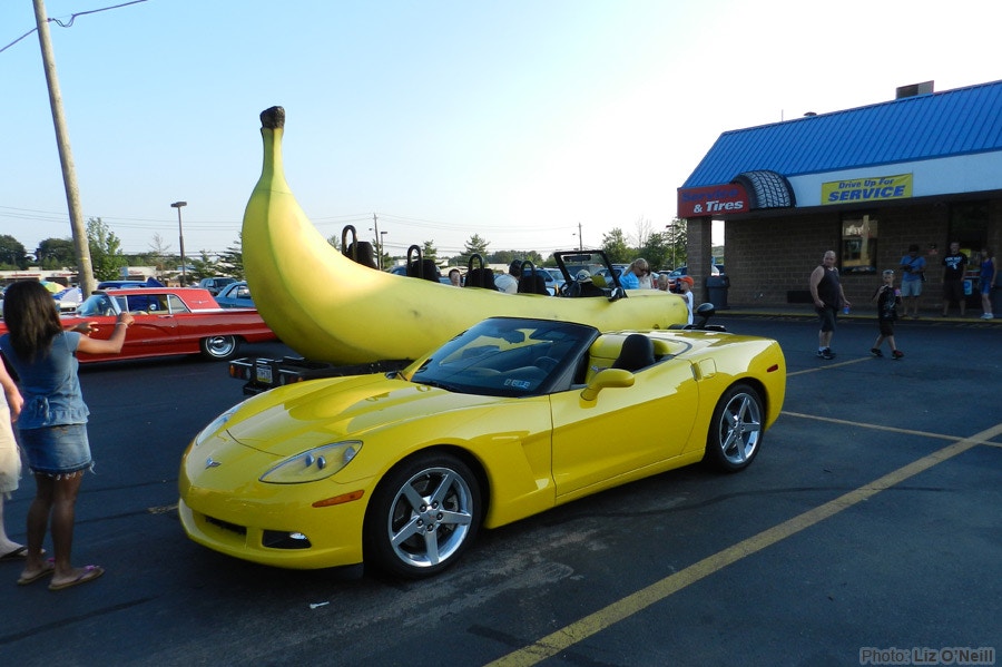 Игры банан машина. Банан машина. Машина в виде банана. Машина похожая на банан. Автомобиль банан машин.