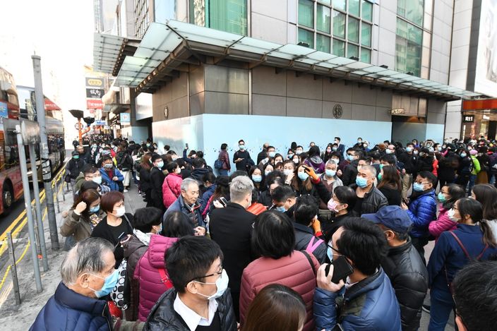 口罩2.0明天上路!善心姐「捐4百護手霜」:心疼醫護手龜裂% 照片 口罩2.0明天上路!善心姐「捐4百護手霜」:心疼醫護手龜裂