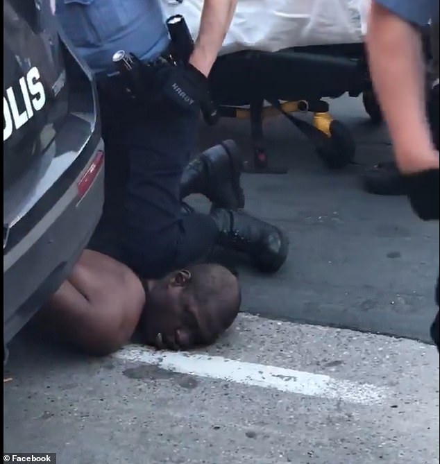 無辜黑人遭警察「跪在脖子上」慘死　詹皇暴怒：大家繼續無視？