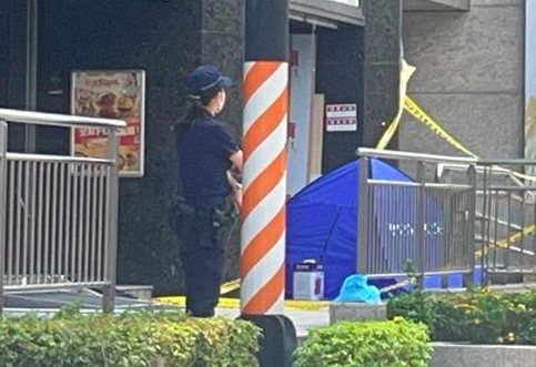 艾成墜樓亡倒臥血泊　超商店員「驚嚇抓手」曝案發經過：一聲巨響